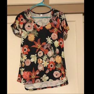 LuLaRoe Small Classic T